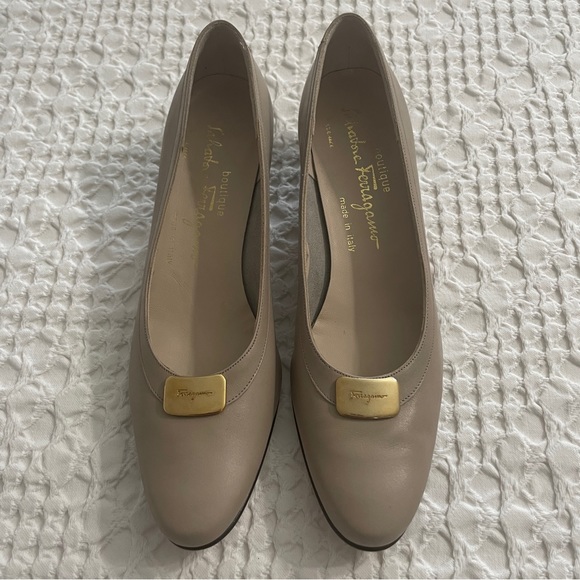 Salvatore Ferragamo ‘Made in Italy’ Leather Block Heels - Picture 2 of 11